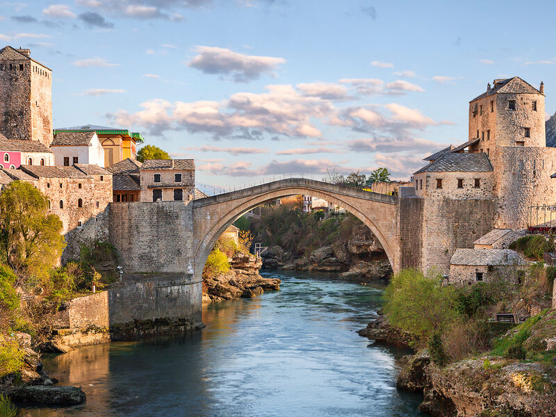 Kıbrıs Hareketli Vizesiz Uçaklı Balkan Masalı Turu (Ekstra Turlar Dahil) Üsküp Gidiş-Dönüş